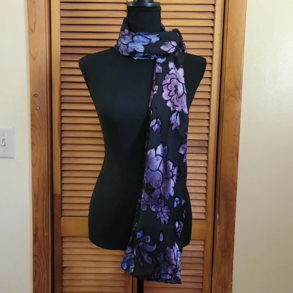 NWT Avenue Vintage Floral Sheer Scarf - Picture 1 of 4